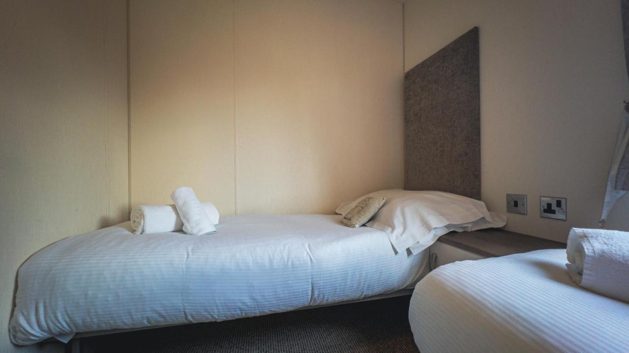 Hazel Oaks, Beautiful Lodge With Hot Tub - Sleeps 6 - Felmoor Park Morpeth Eksteriør billede