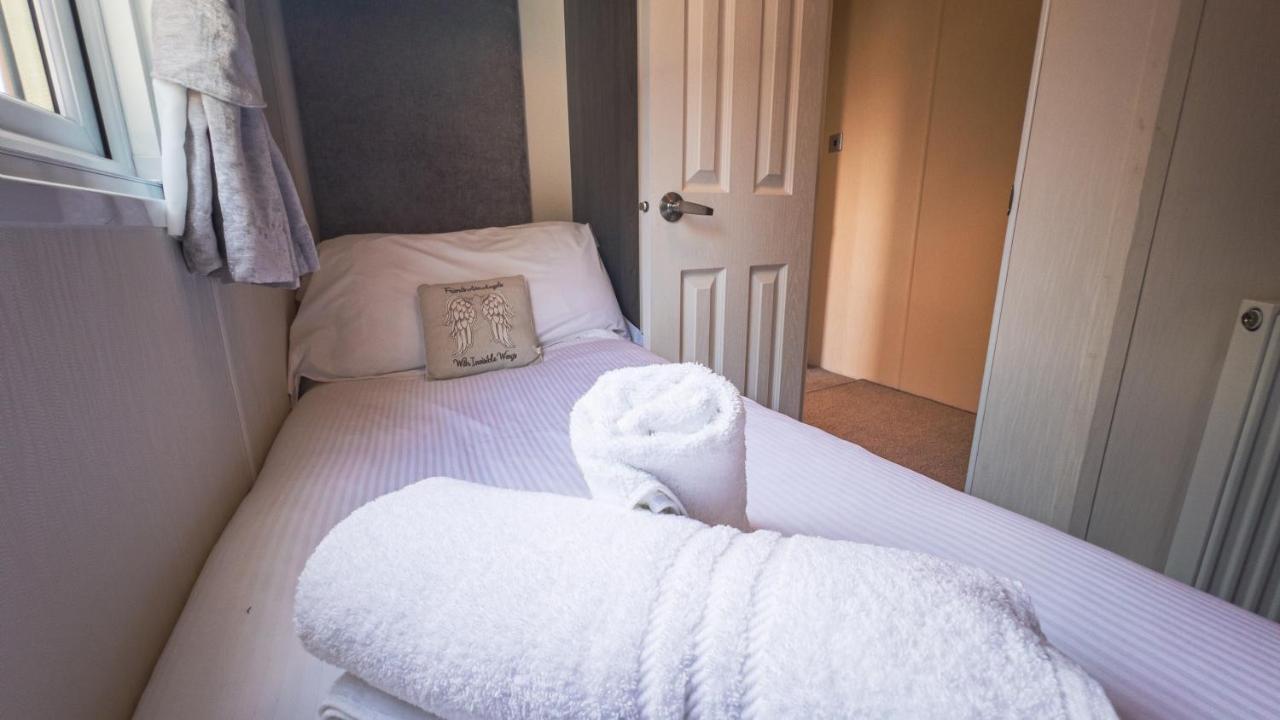 Hazel Oaks, Beautiful Lodge With Hot Tub - Sleeps 6 - Felmoor Park Morpeth Eksteriør billede