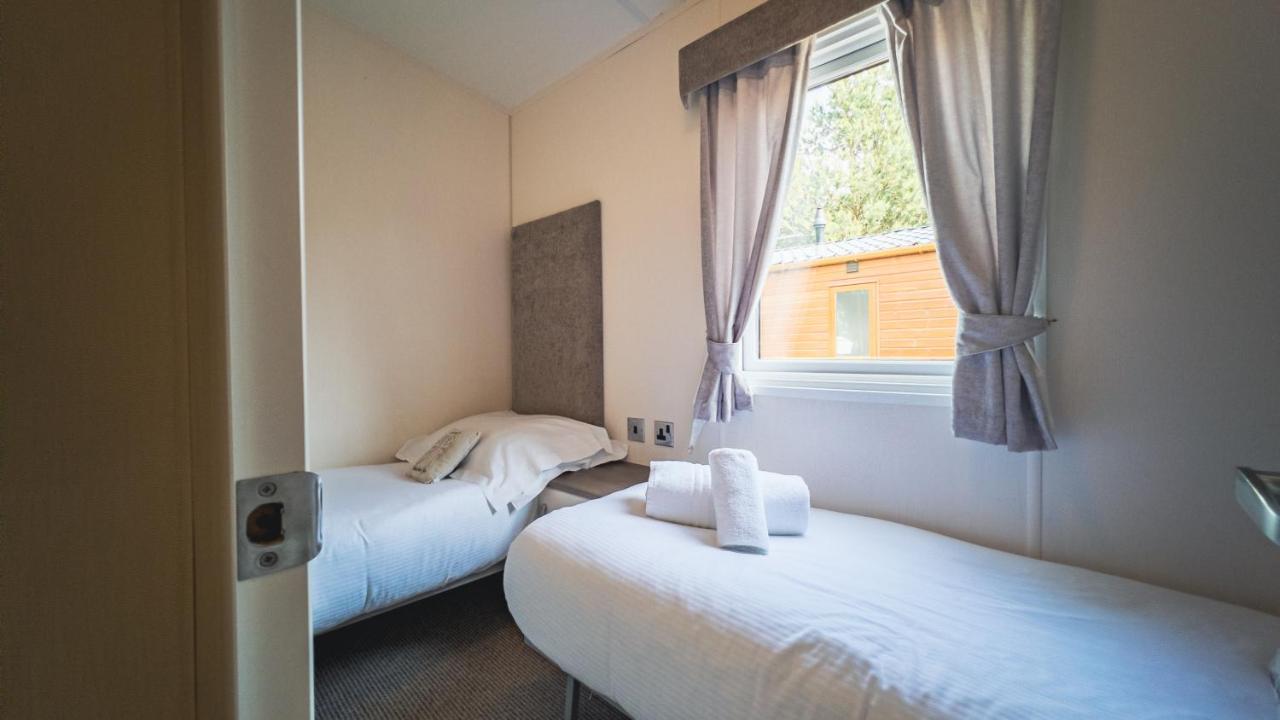 Hazel Oaks, Beautiful Lodge With Hot Tub - Sleeps 6 - Felmoor Park Morpeth Eksteriør billede