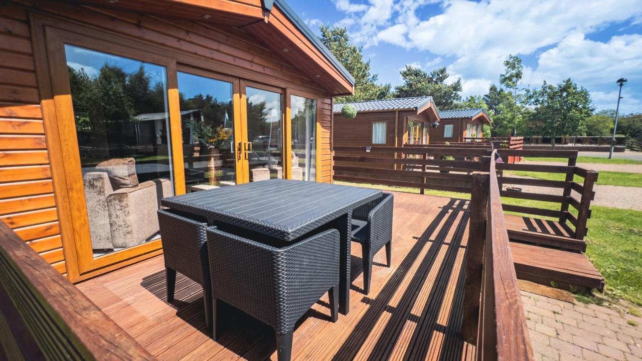 Hazel Oaks, Beautiful Lodge With Hot Tub - Sleeps 6 - Felmoor Park Morpeth Eksteriør billede