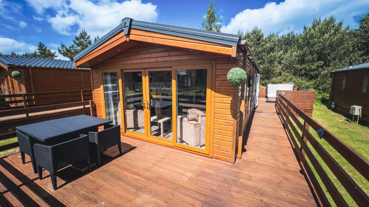 Hazel Oaks, Beautiful Lodge With Hot Tub - Sleeps 6 - Felmoor Park Morpeth Eksteriør billede