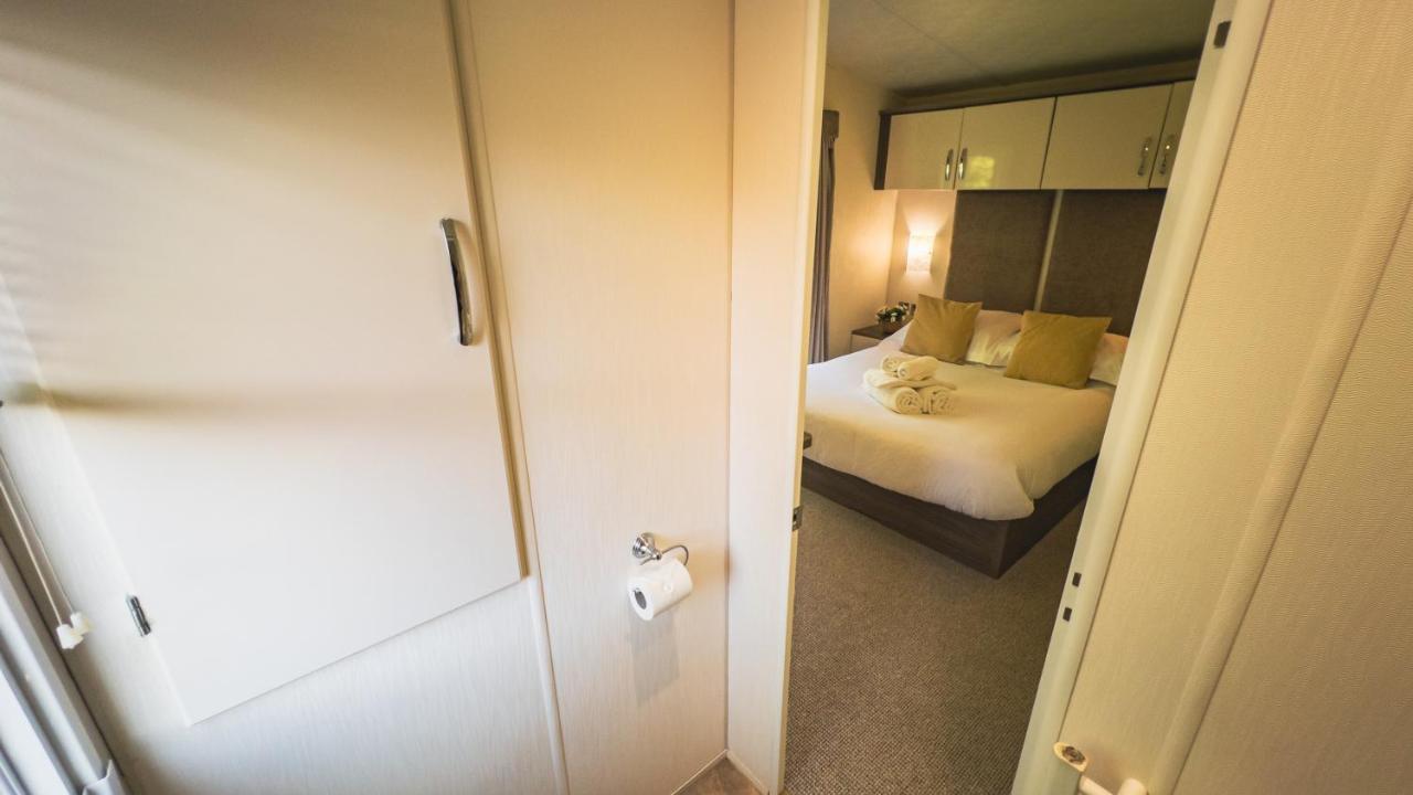 Hazel Oaks, Beautiful Lodge With Hot Tub - Sleeps 6 - Felmoor Park Morpeth Eksteriør billede