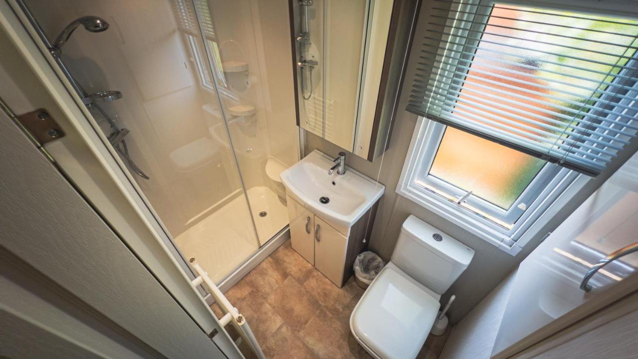 Hazel Oaks, Beautiful Lodge With Hot Tub - Sleeps 6 - Felmoor Park Morpeth Eksteriør billede
