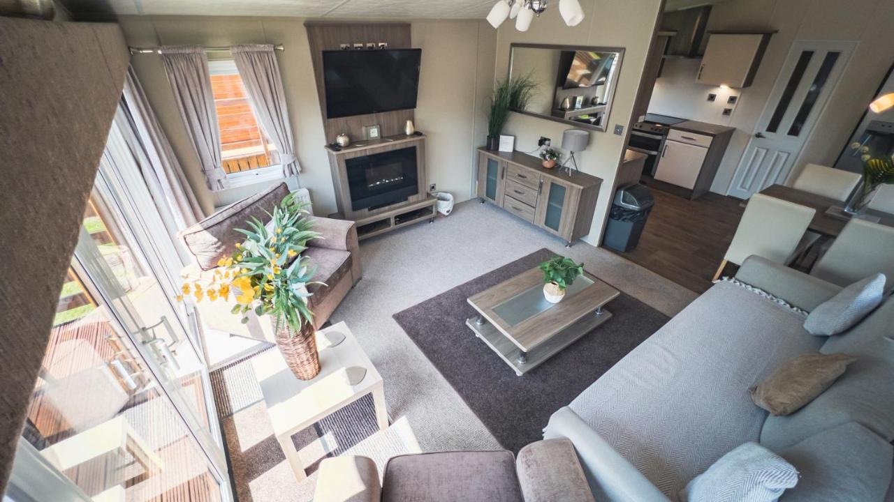 Hazel Oaks, Beautiful Lodge With Hot Tub - Sleeps 6 - Felmoor Park Morpeth Eksteriør billede