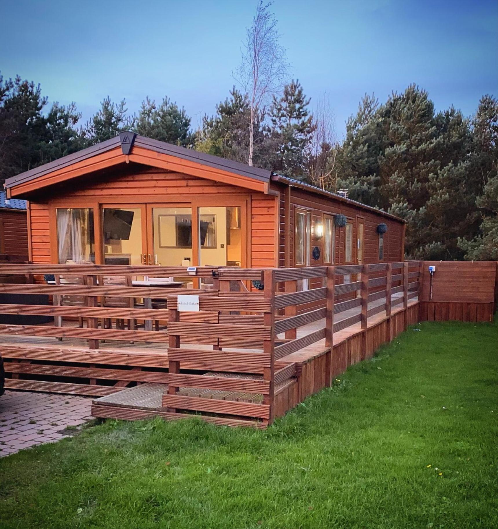 Hazel Oaks, Beautiful Lodge With Hot Tub - Sleeps 6 - Felmoor Park Morpeth Eksteriør billede